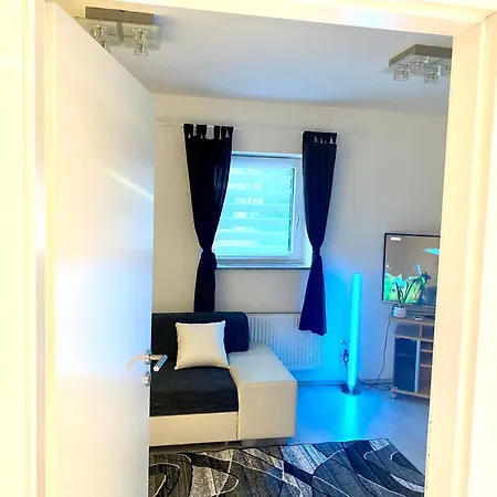 Monteurwohnung Am Flughafen Apartment *